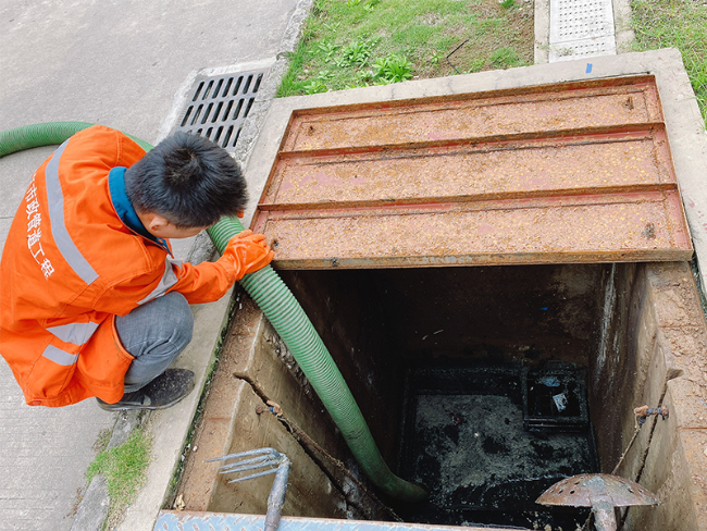 休宁抽化粪池